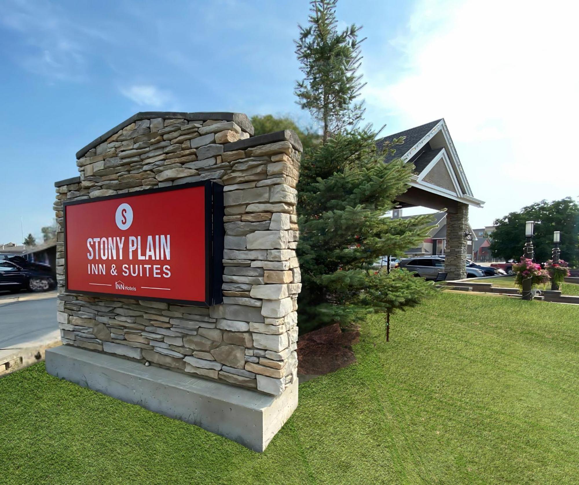 Stony Plain Inn & Suites Exteriör bild