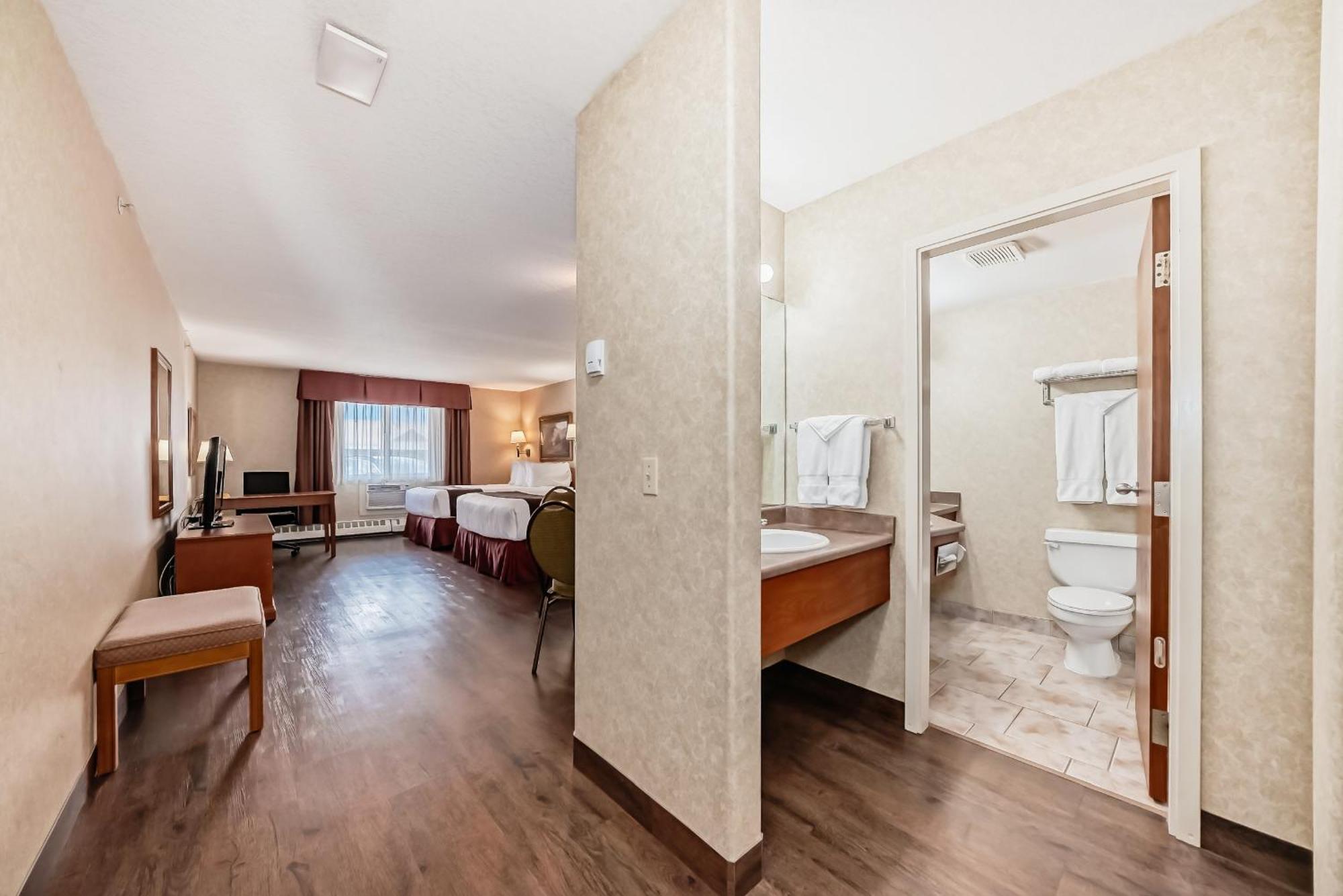 Stony Plain Inn & Suites Exteriör bild