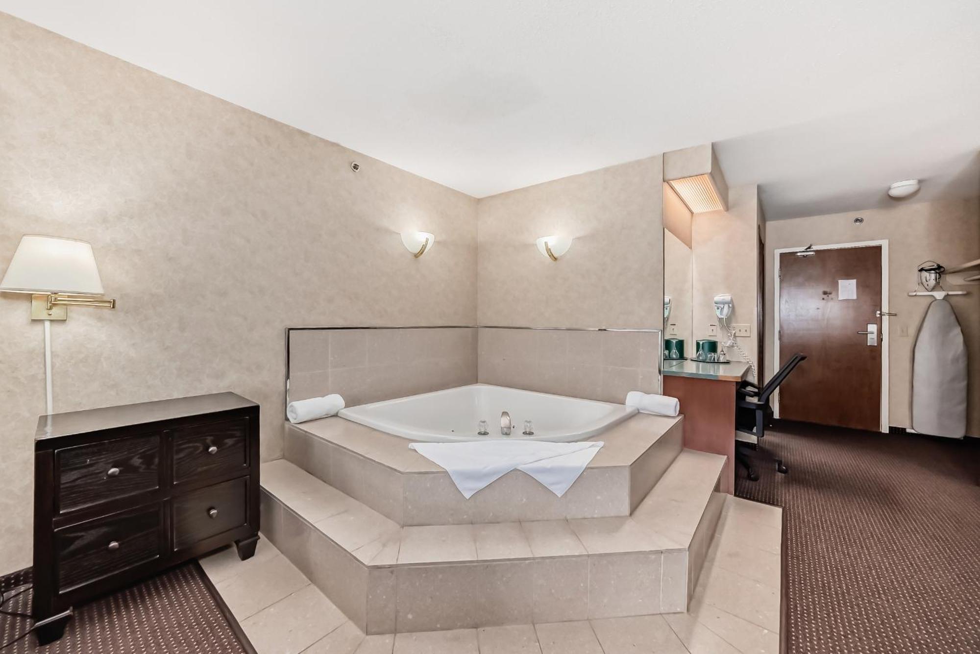 Stony Plain Inn & Suites Exteriör bild