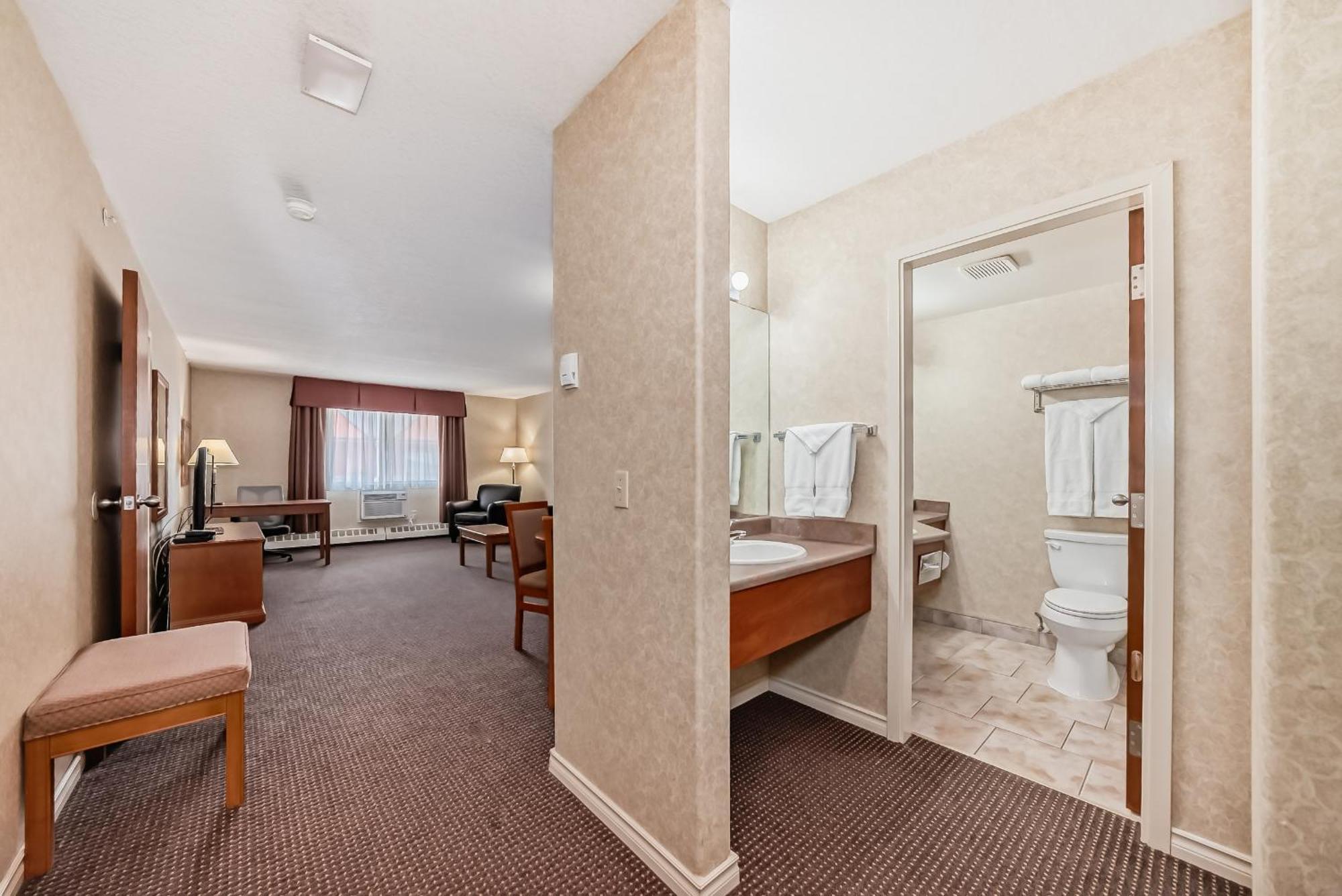 Stony Plain Inn & Suites Exteriör bild