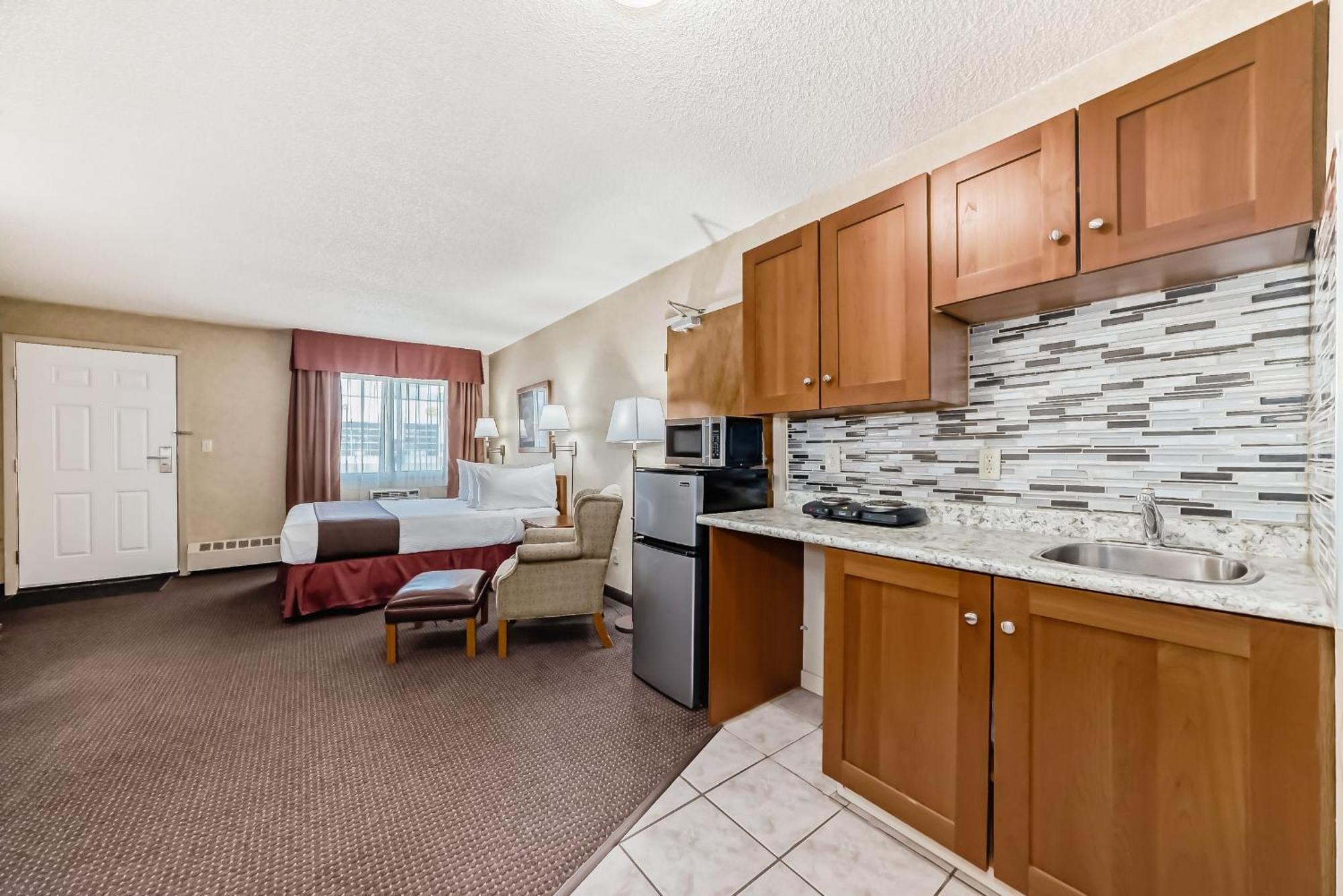 Stony Plain Inn & Suites Exteriör bild